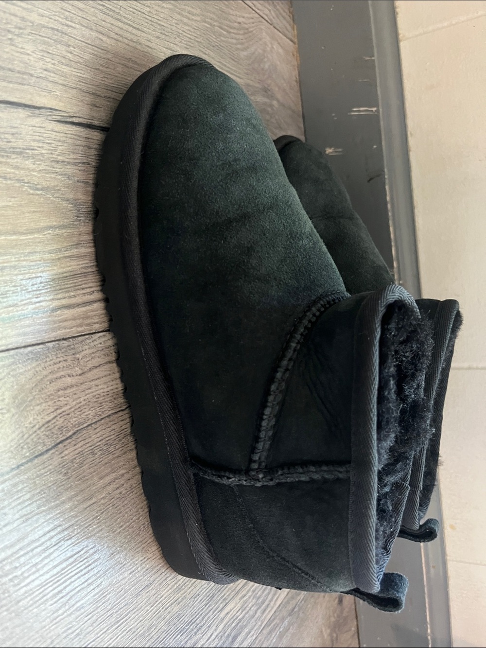 UGG Kids Classic Ultra Mini Boot - Black Size 2 - Picture 10 of 13